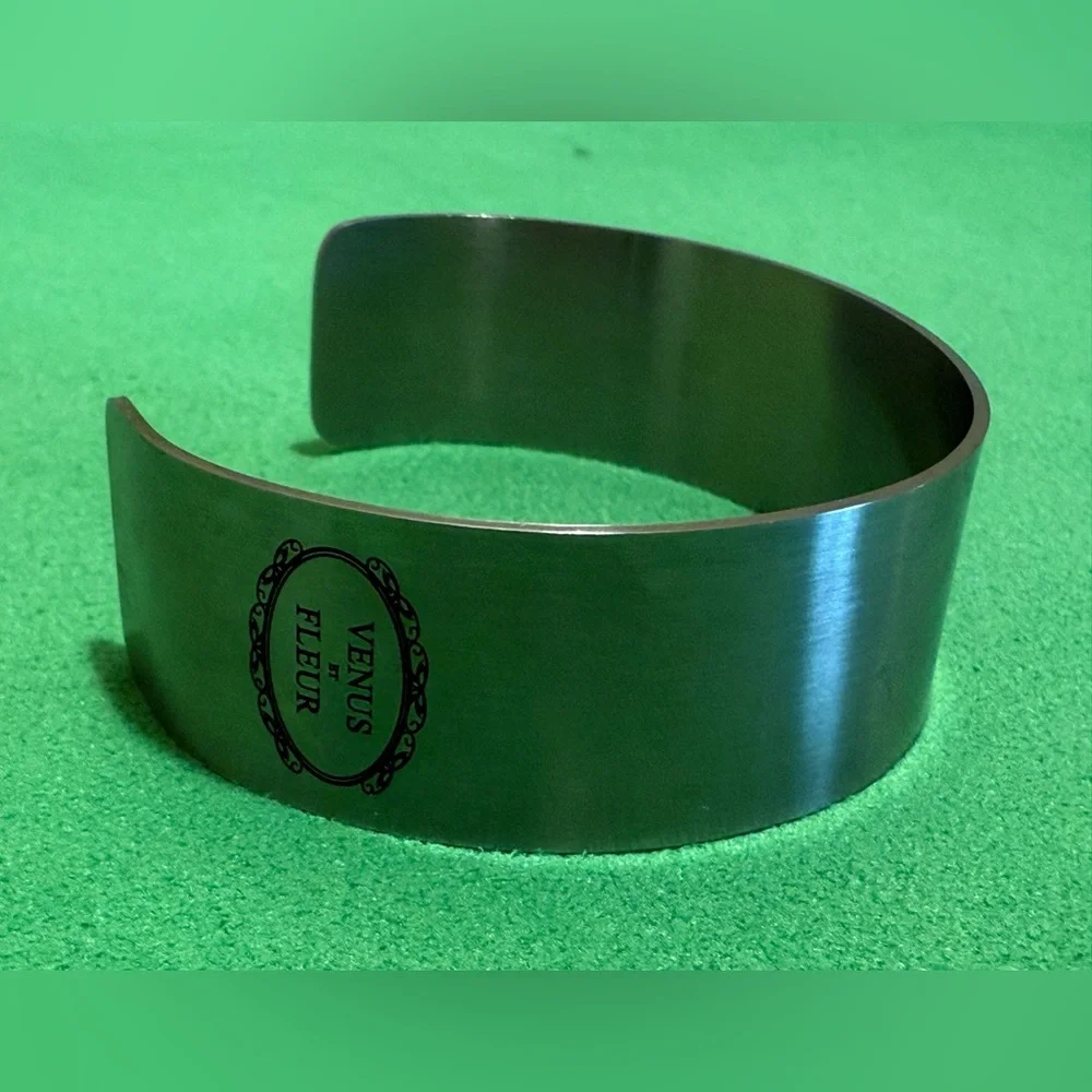 Venus at Fleur Cuff